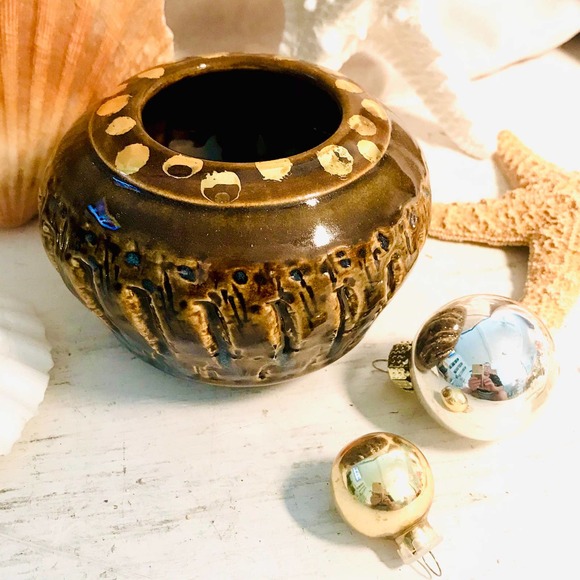 Brown Pottery Vase with Genuine 18K Gold Accents & Texture - Picture 3 of 10